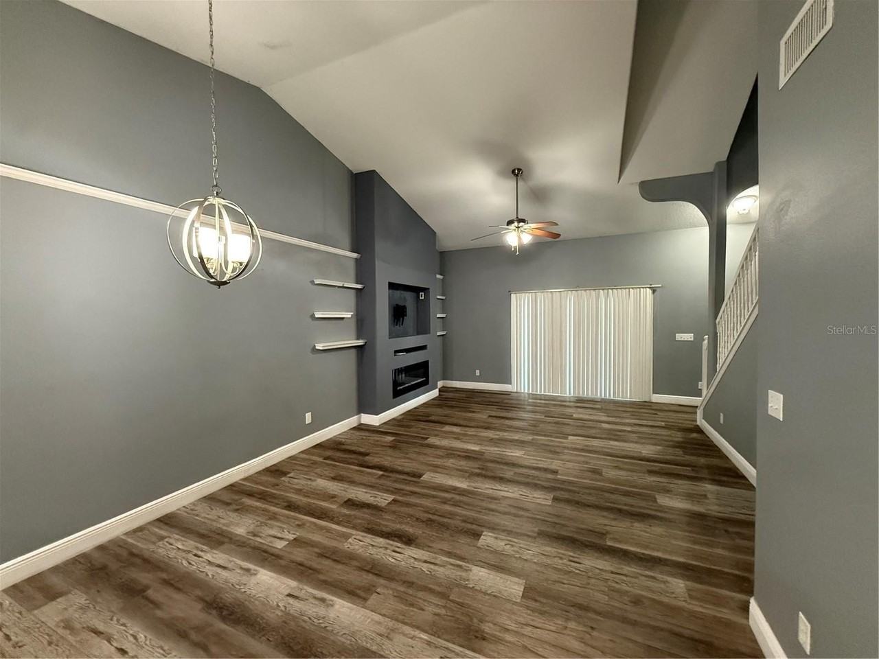 8927 Courtyard Ln - Photo 4 of 21
