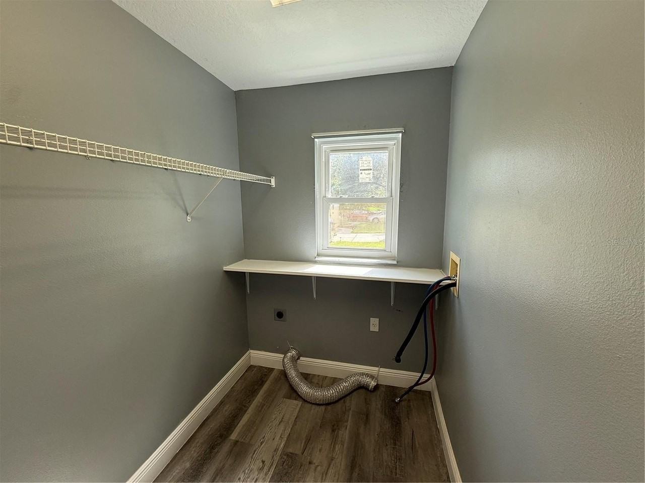 8927 Courtyard Ln - Photo 7 of 21