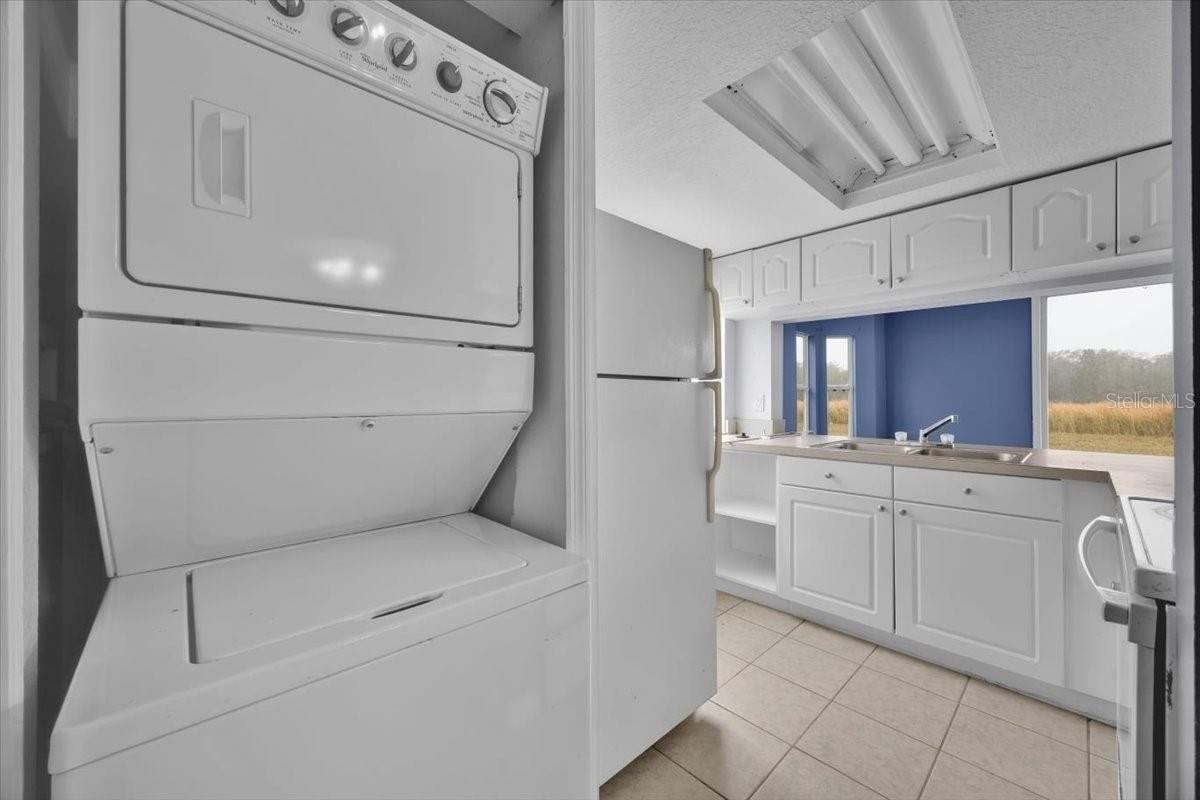 405 Caribbean Dr #MAIN - Photo 3 of 22