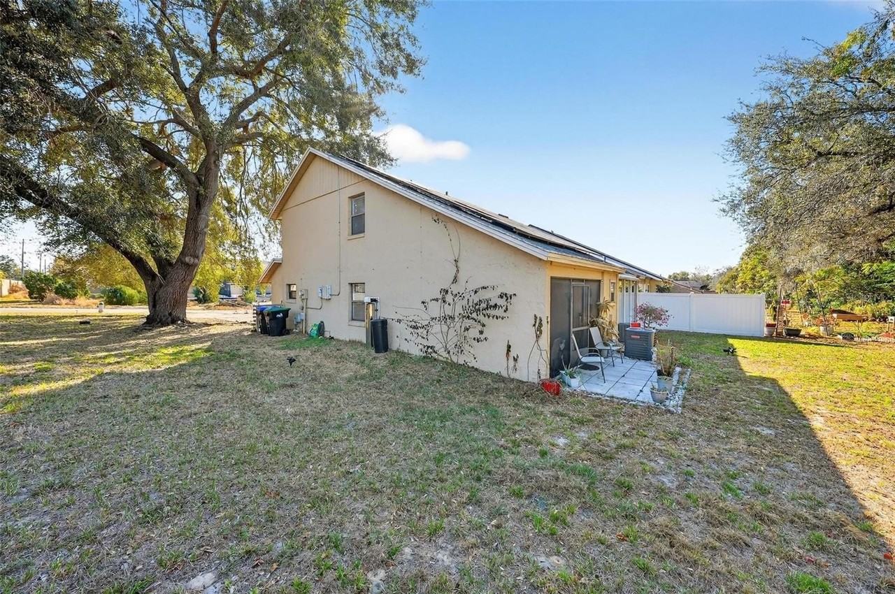 1300 Woodman Way - Photo 3 of 23