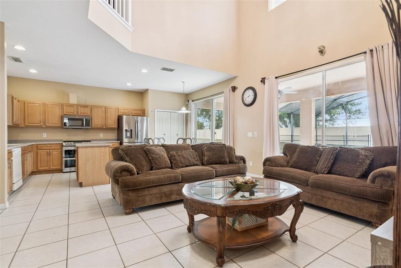 1162 Solana Cir - Photo 7 of 40