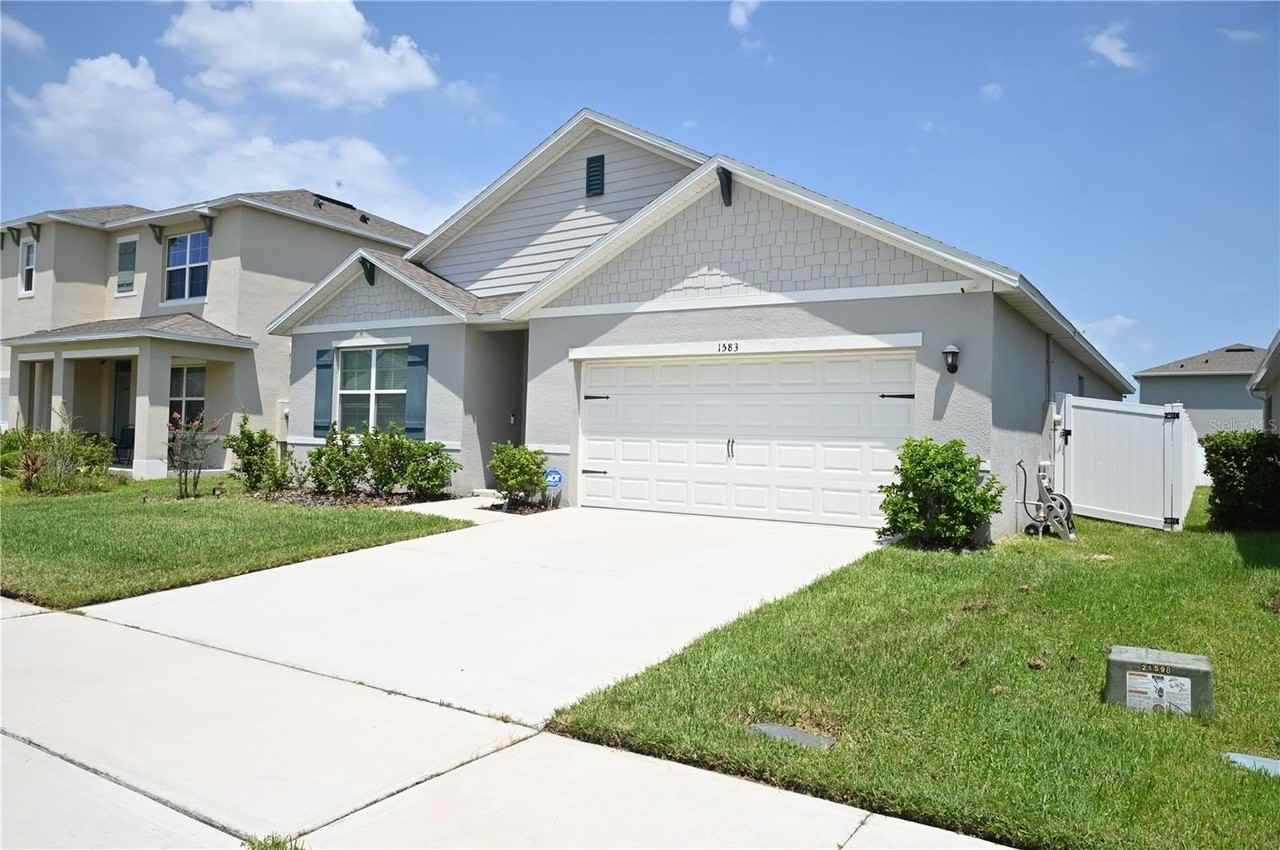 1583 Barberry Dr - Photo 2 of 40