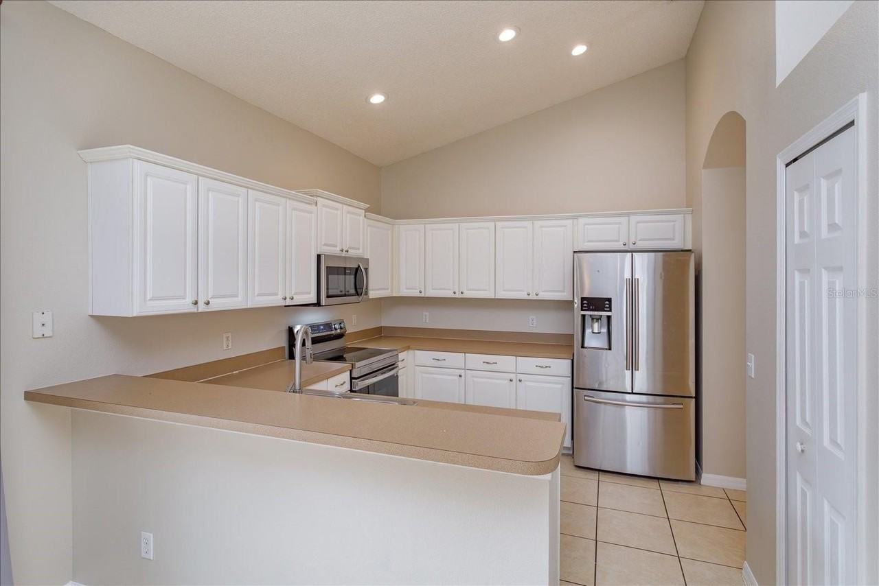 5537 Burlwood Dr - Photo 7 of 32