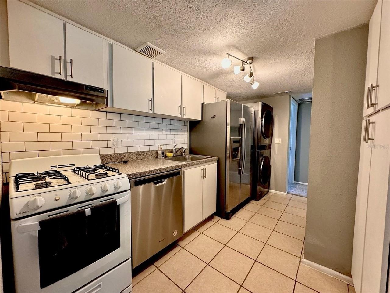 120 Blue Point Way #320 - Photo 5 of 26