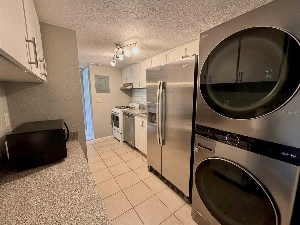 120 Blue Point Way #320 - Photo 6 of 26