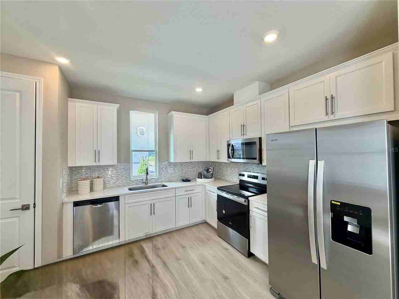 10221 Dulbecco St - Photo 6 of 28