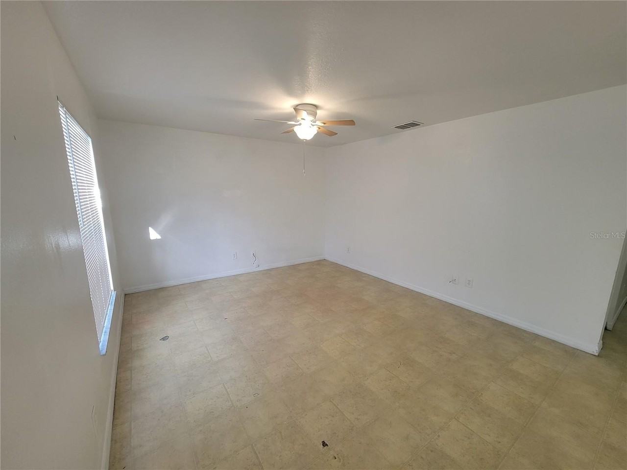 15755 Sw 33rd Avenue Rd #1 - Photo 4 of 9