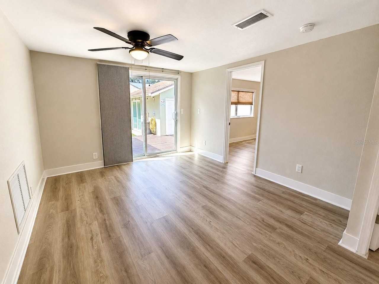 2436 Arapaho St - Photo 7 of 32