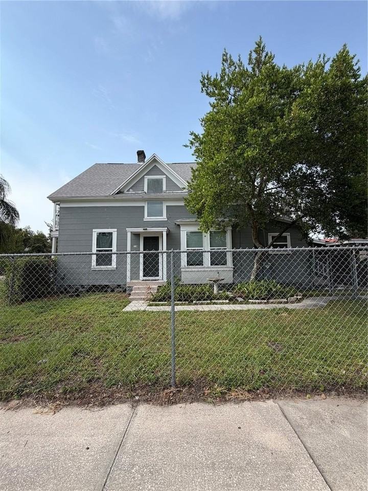 118 N Beaumont Ave - Photo 4 of 33