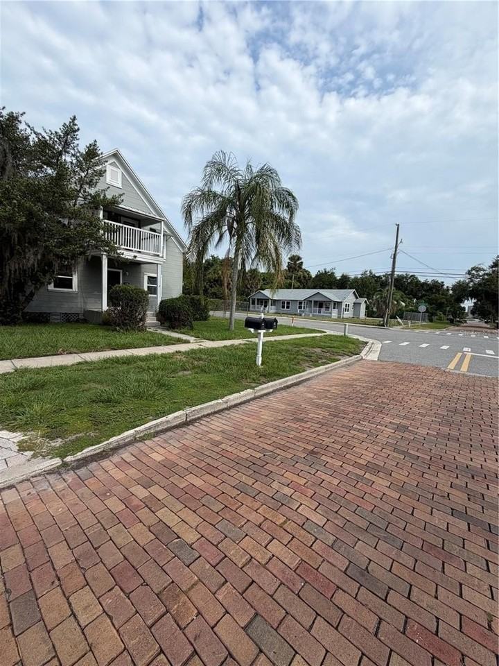 118 N Beaumont Ave - Photo 5 of 33