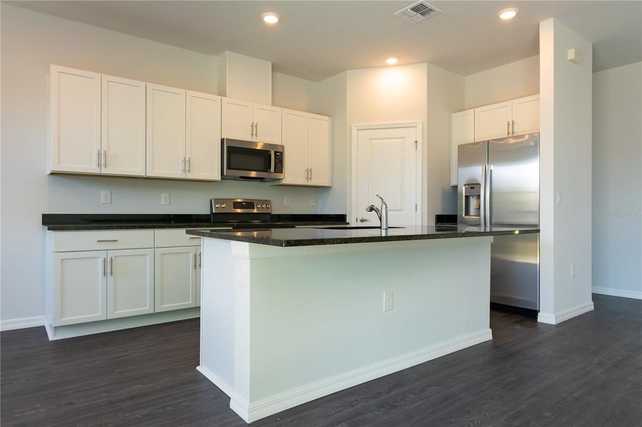1348 Palau St Se - Photo 4 of 50