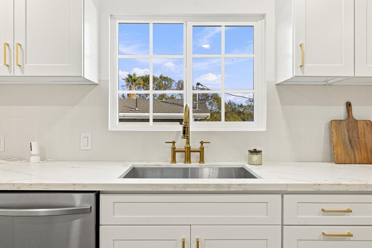 W Avenue 35 - Photo 4 of 20