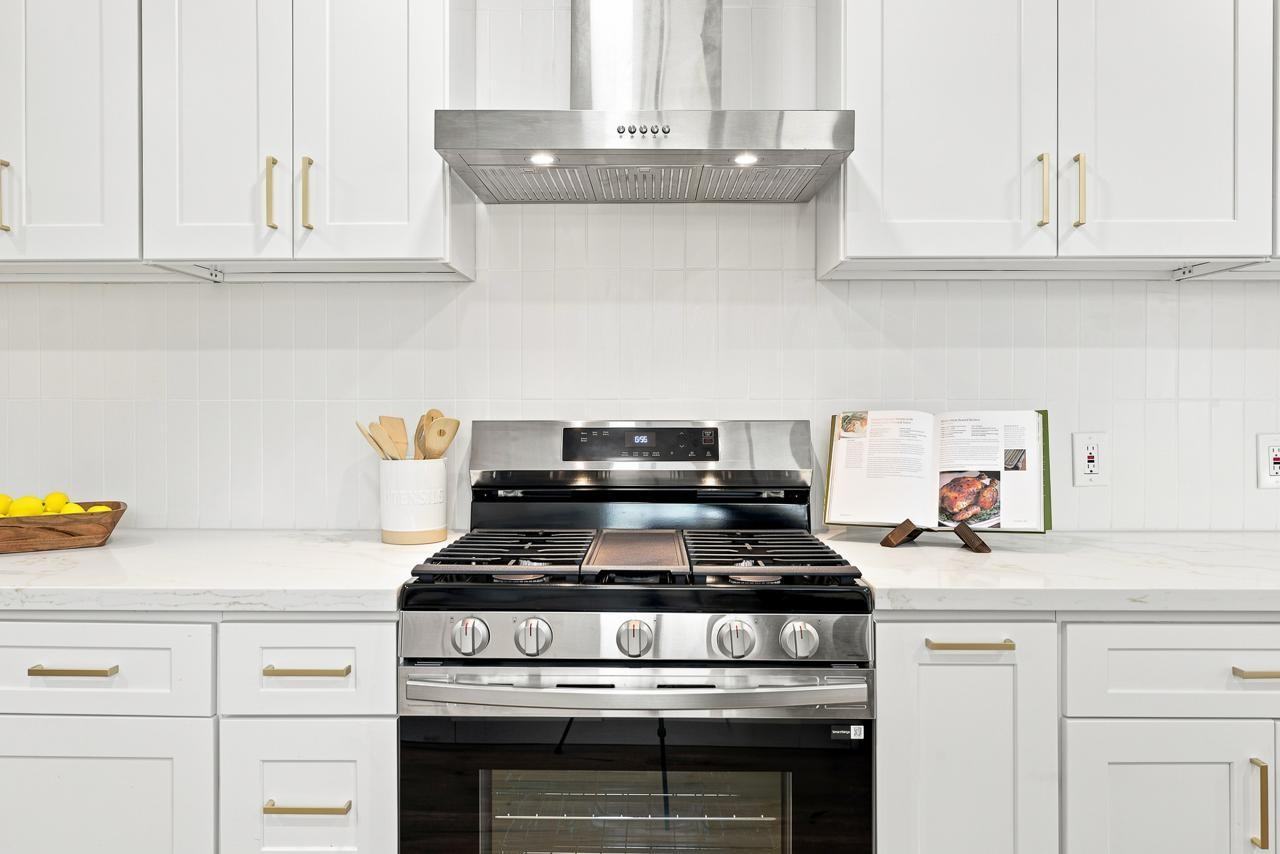 W Avenue 35 - Photo 5 of 20