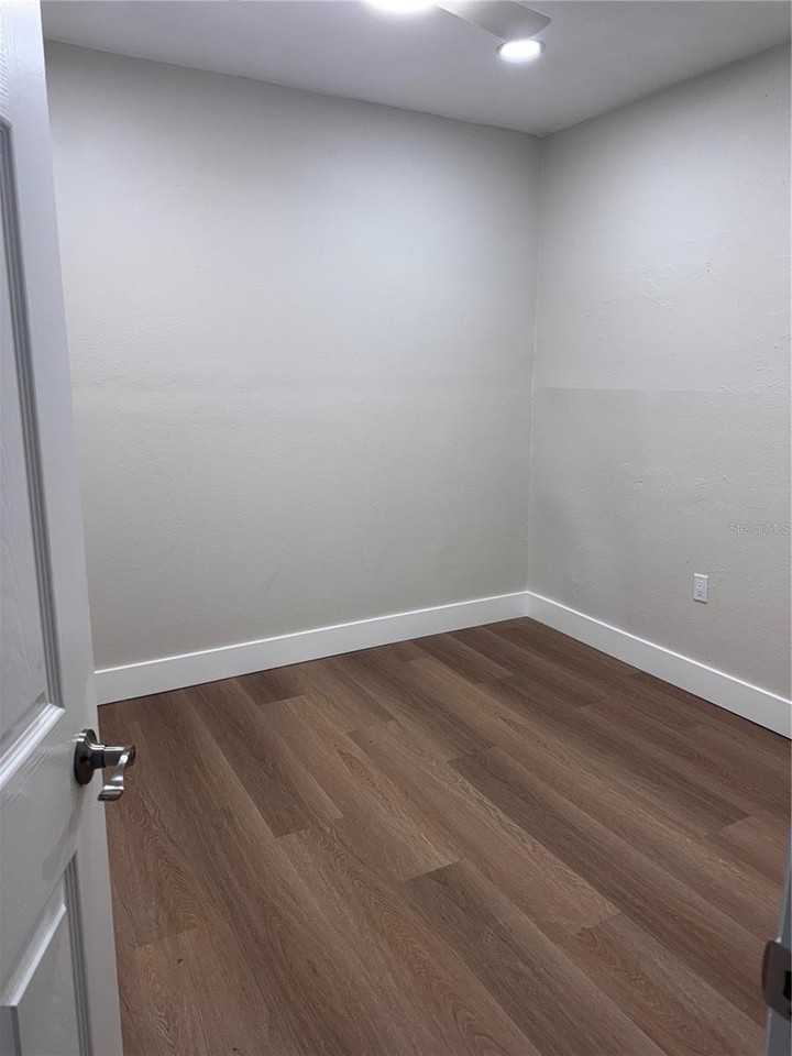 1204 W Alsobrook St - Photo 6 of 6