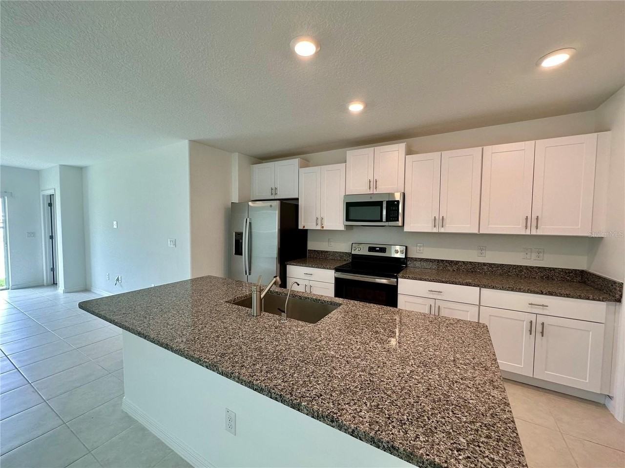 11131 Radiant Shore Loop - Photo 6 of 39