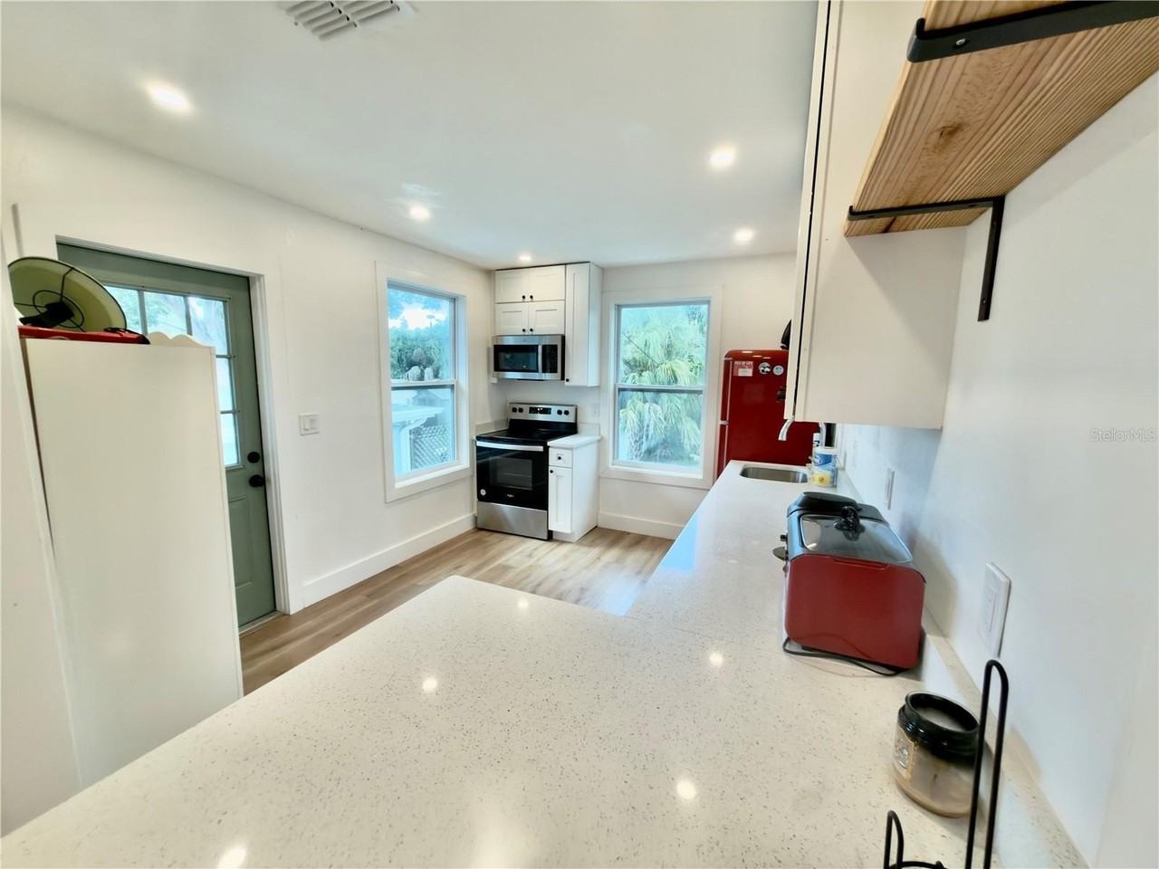 2238 Quincy St S - Photo 6 of 14