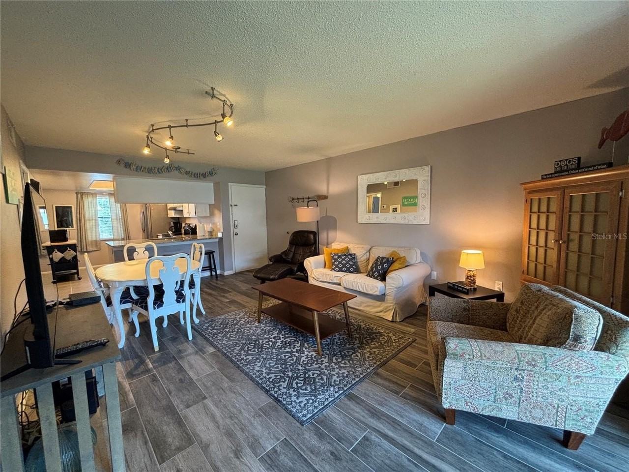 204 Meadow Ln #204 - Photo 3 of 17