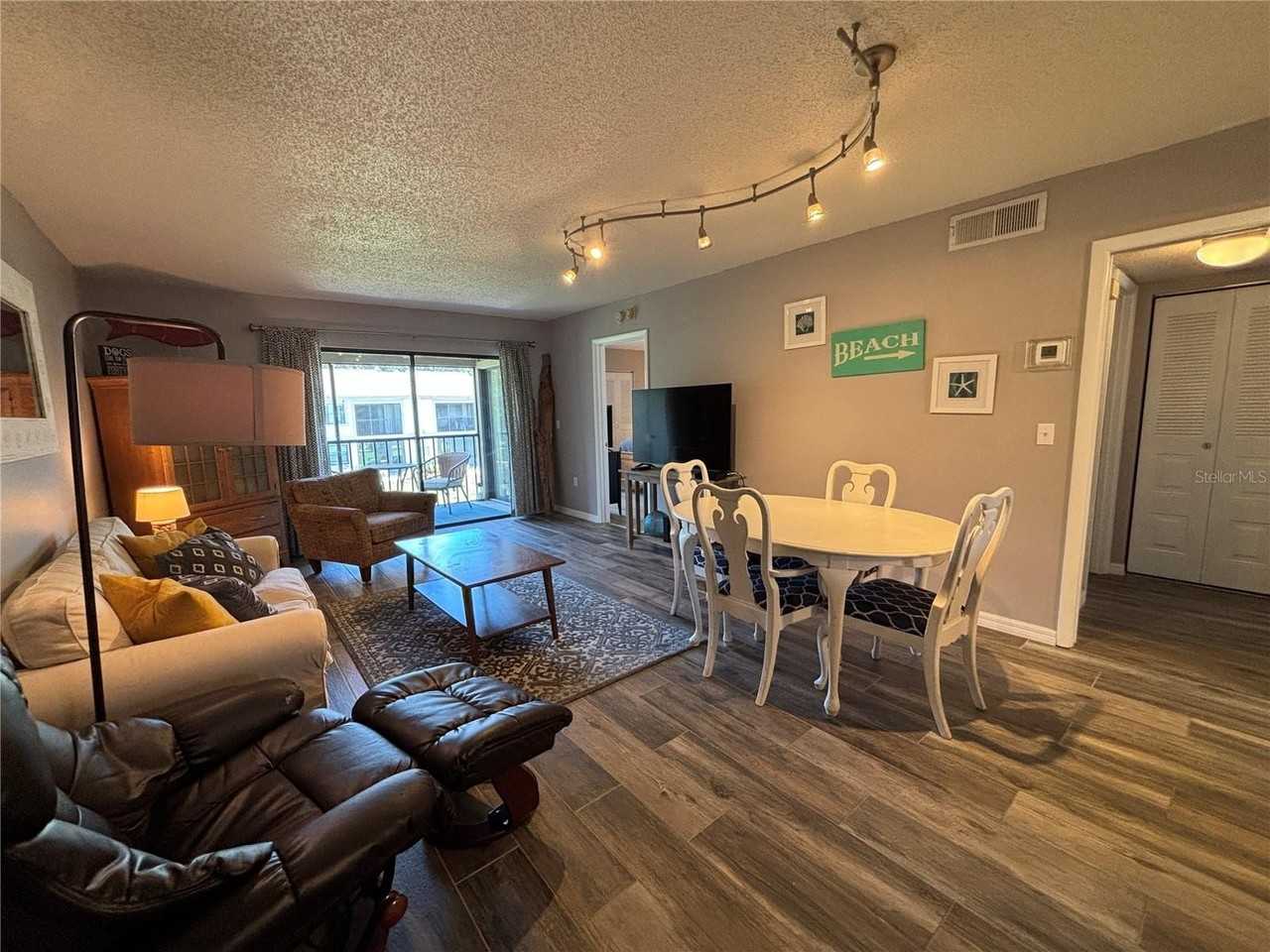 204 Meadow Ln #204 - Photo 4 of 17