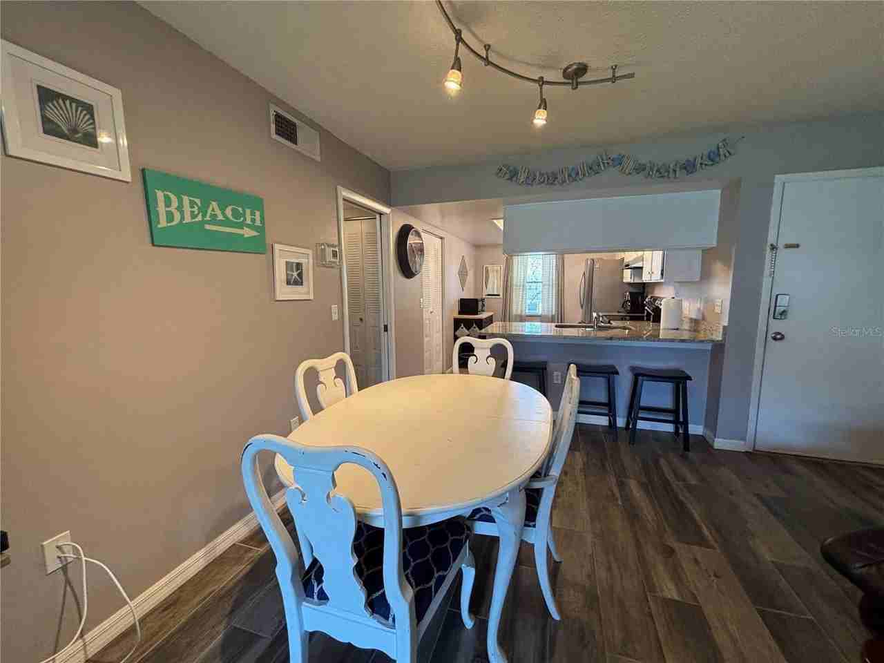 204 Meadow Ln #204 - Photo 6 of 17