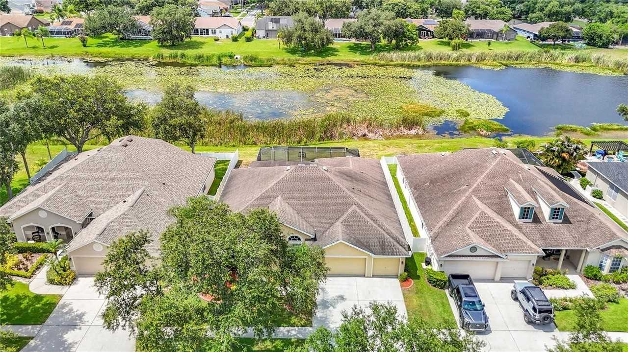 8511 Northton Groves Blvd - Photo 2 of 50