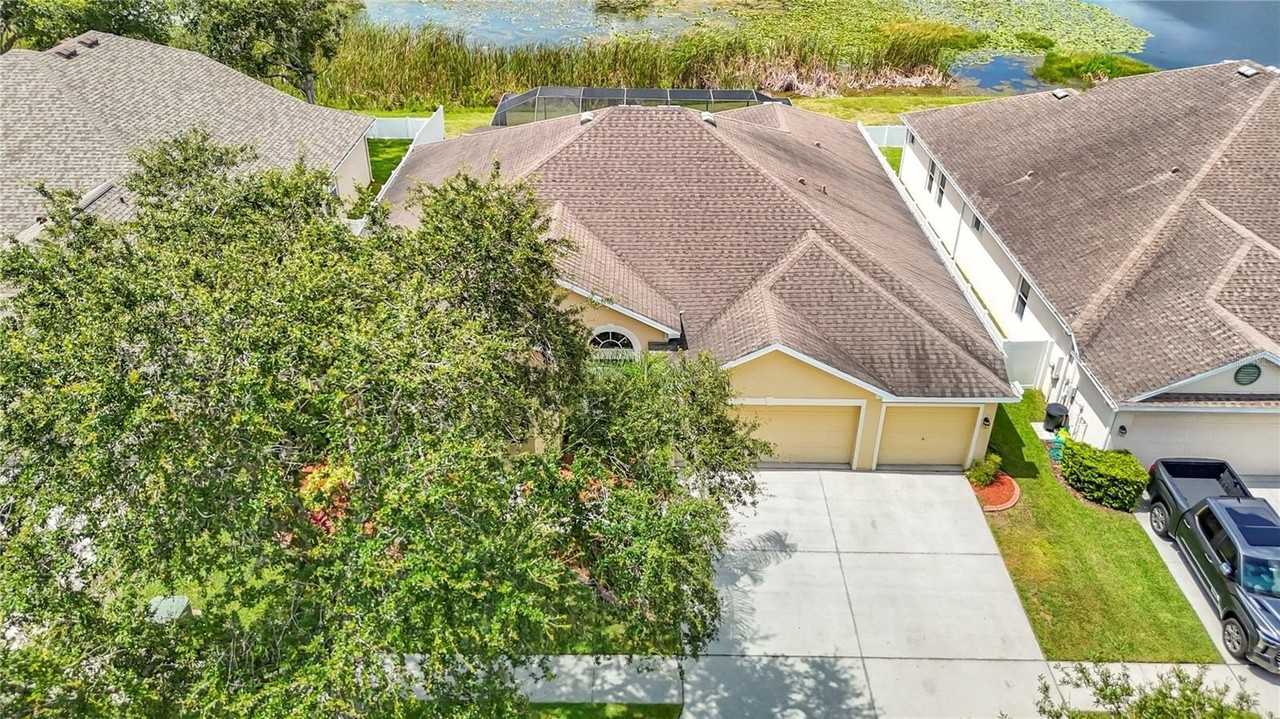 8511 Northton Groves Blvd - Photo 3 of 50