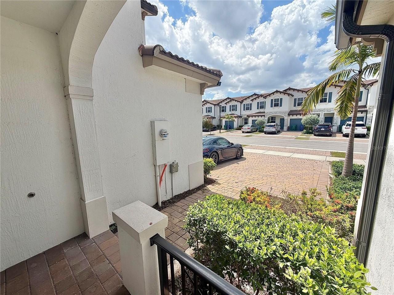 12621 Nw 23rd Pl - Photo 4 of 37