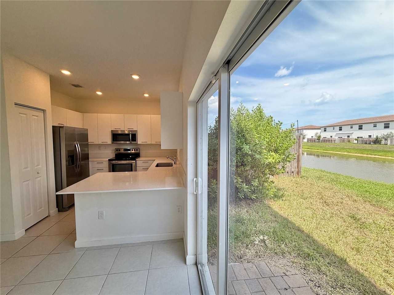 12621 Nw 23rd Pl - Photo 7 of 37