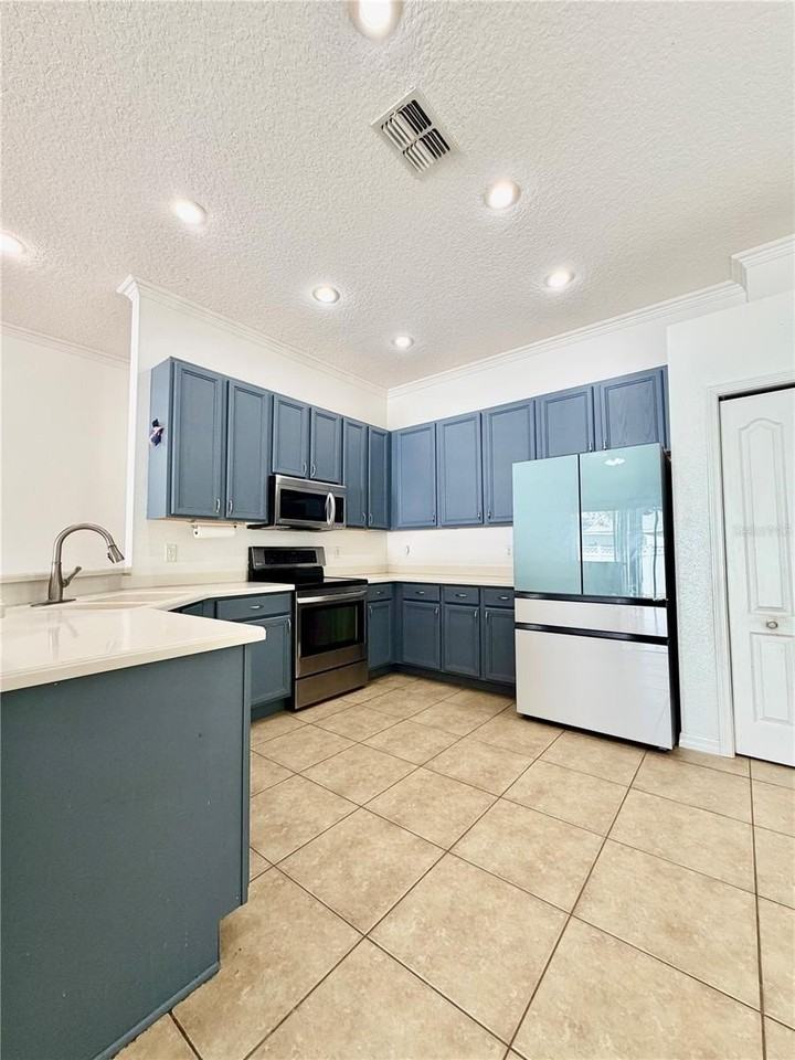 12140 Tasha Ct - Photo 3 of 43