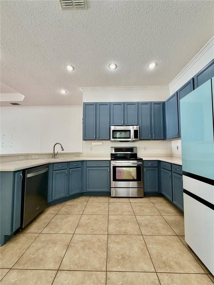 12140 Tasha Ct - Photo 5 of 43