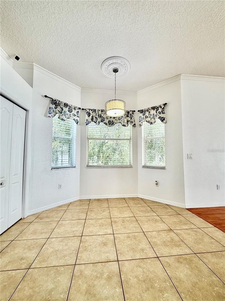 12140 Tasha Ct - Photo 7 of 43