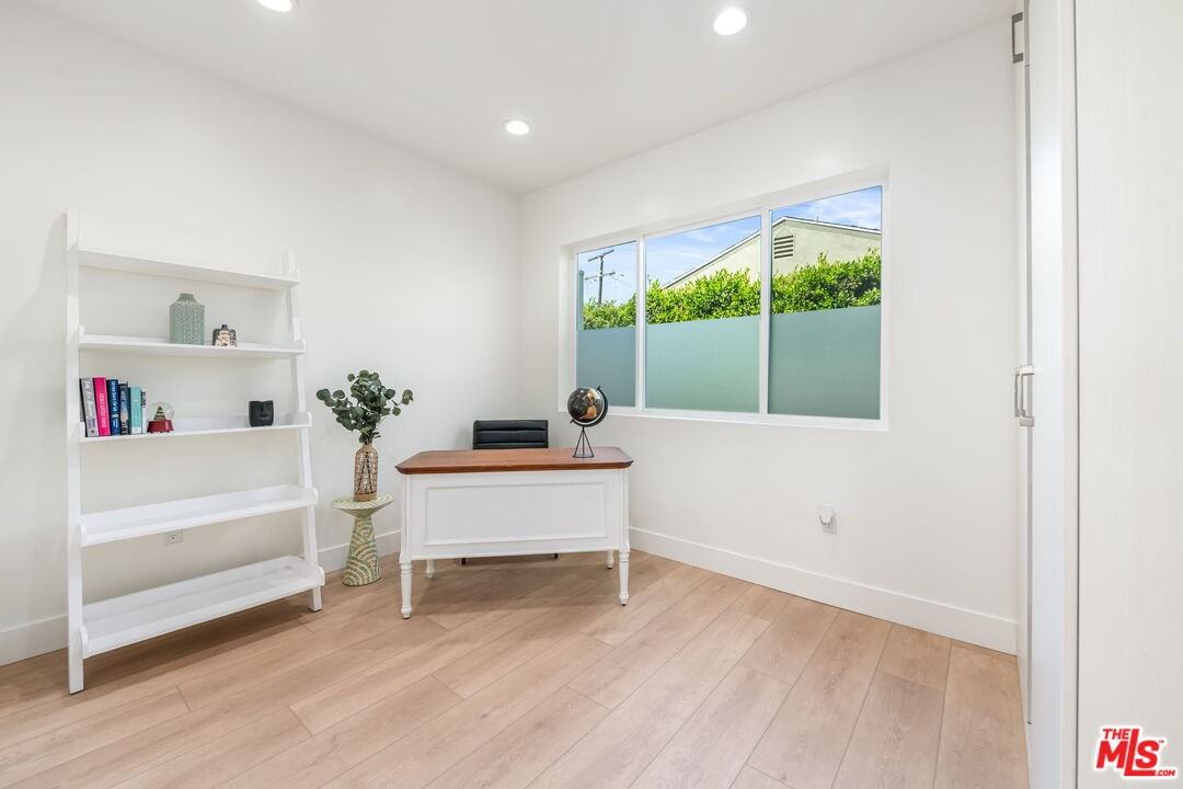3643 Helms Ave - Photo 6 of 8
