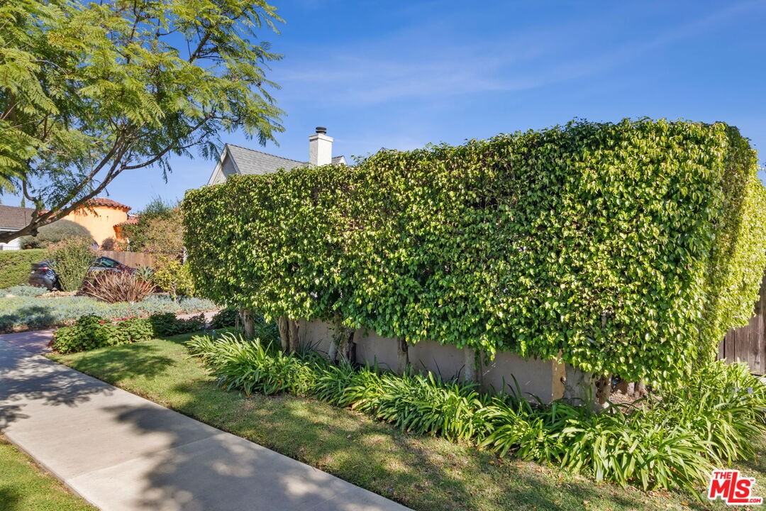 2128 Camden Ave - Photo 4 of 8