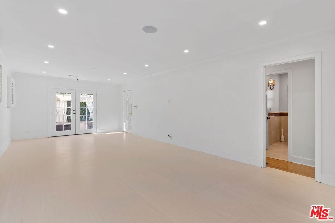 2128 Camden Ave - Photo 6 of 8