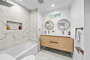 featured image of 725 N Doheny Dr