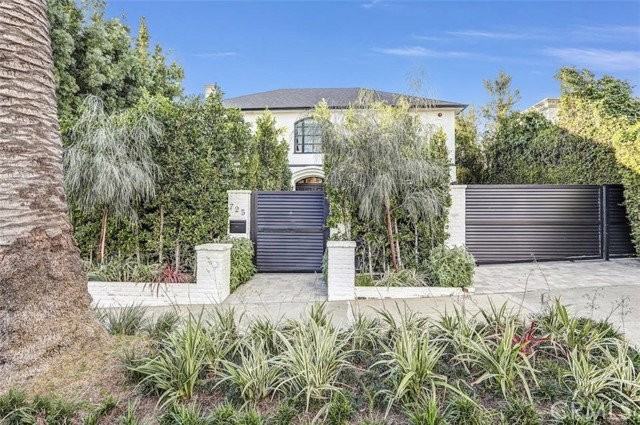725 N Doheny Dr - Photo 5 of 8