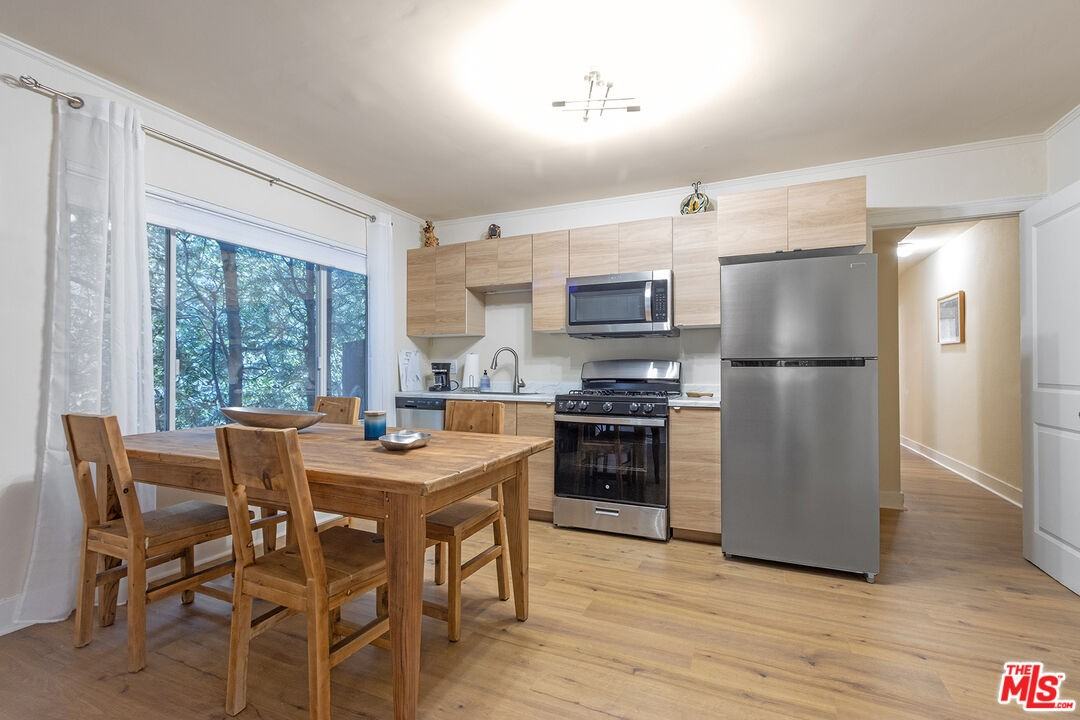843 N Ogden Dr - Photo 7 of 8