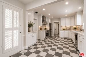 featured image of 713 Walden Dr