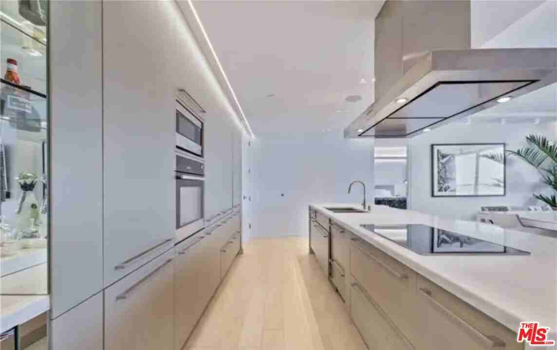 6250 Hollywood Blvd #12D - Photo 7 of 8