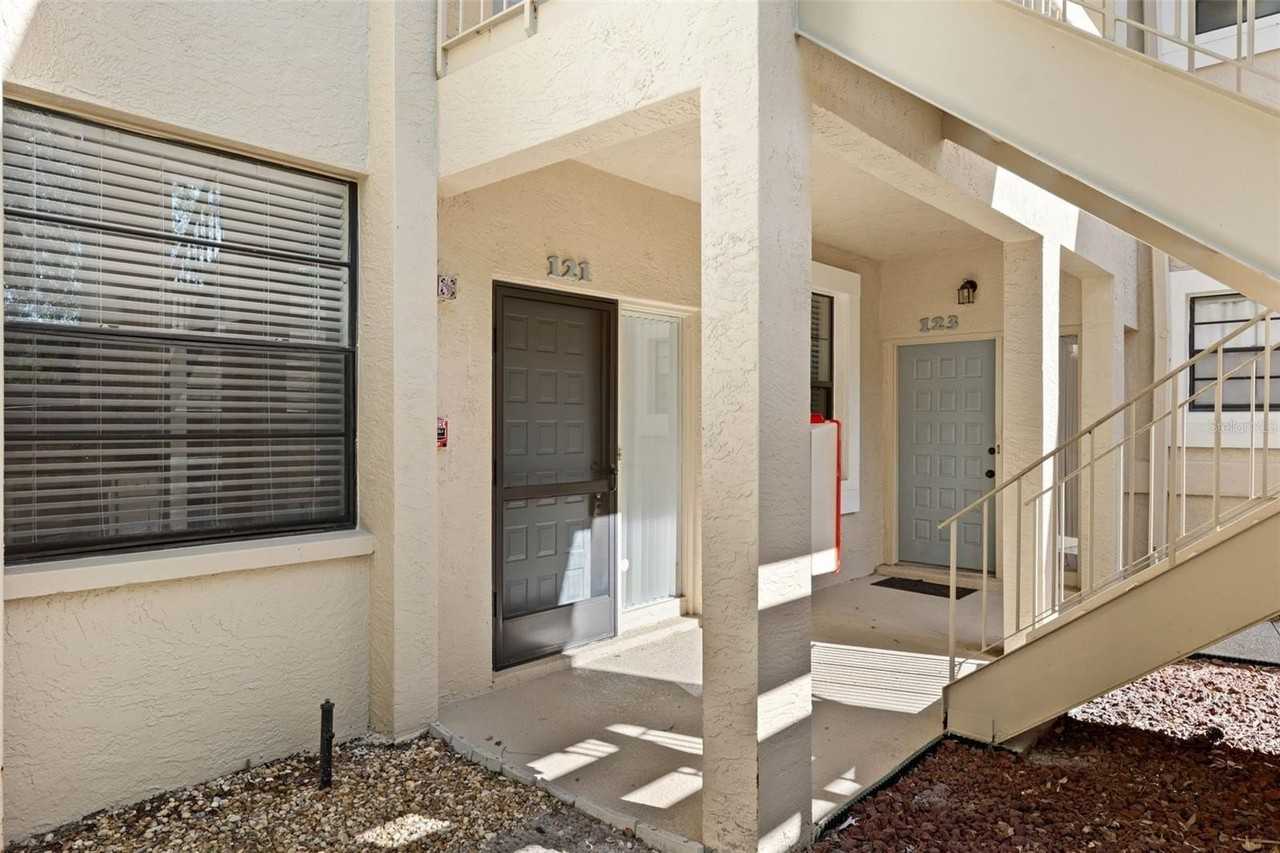121 Lindsay Ln #31 - Photo 4 of 50