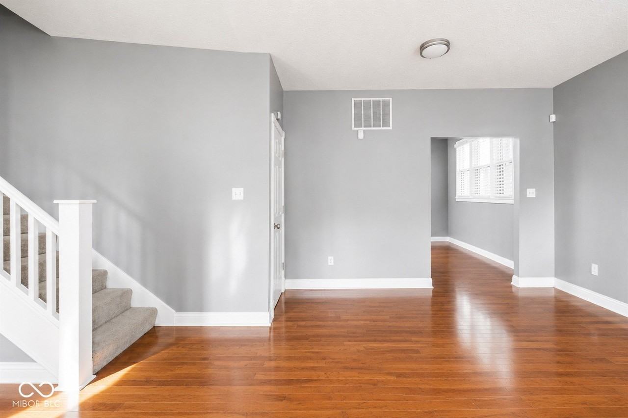 1124 Evison St - Photo 3 of 16