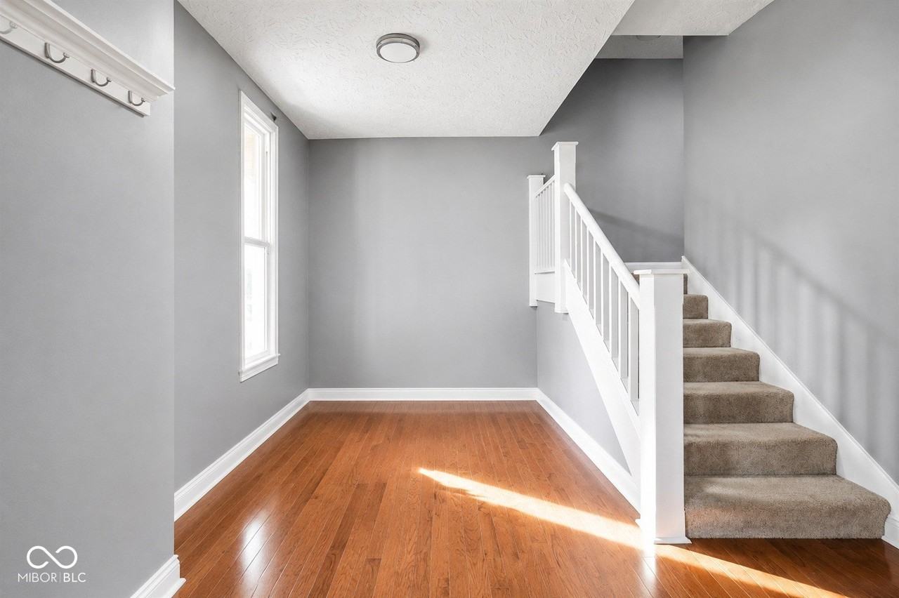 1124 Evison St - Photo 4 of 16