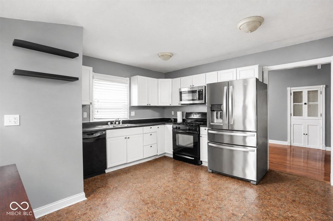 1124 Evison St - Photo 7 of 16