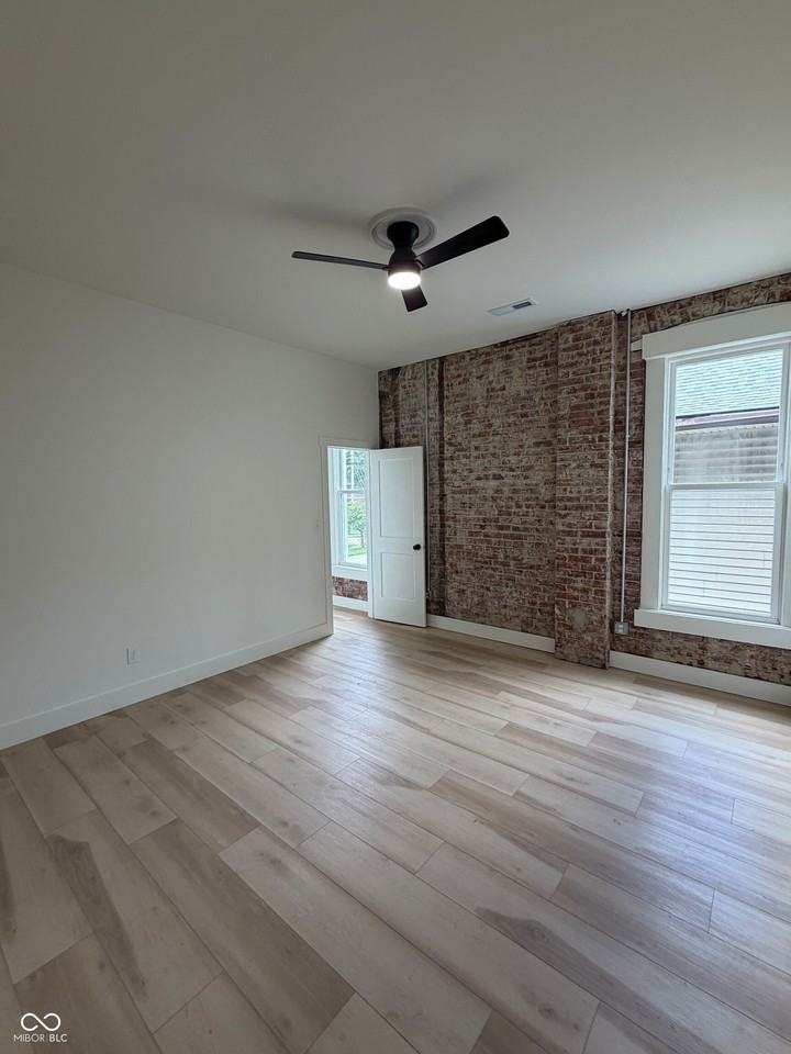 2701 N College Ave - Photo 3 of 7