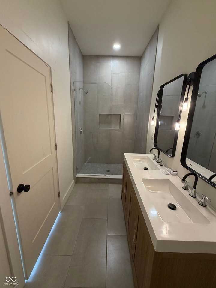 2701 N College Ave - Photo 5 of 7