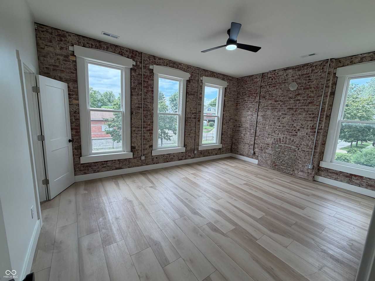 2701 N College Ave - Photo 6 of 7