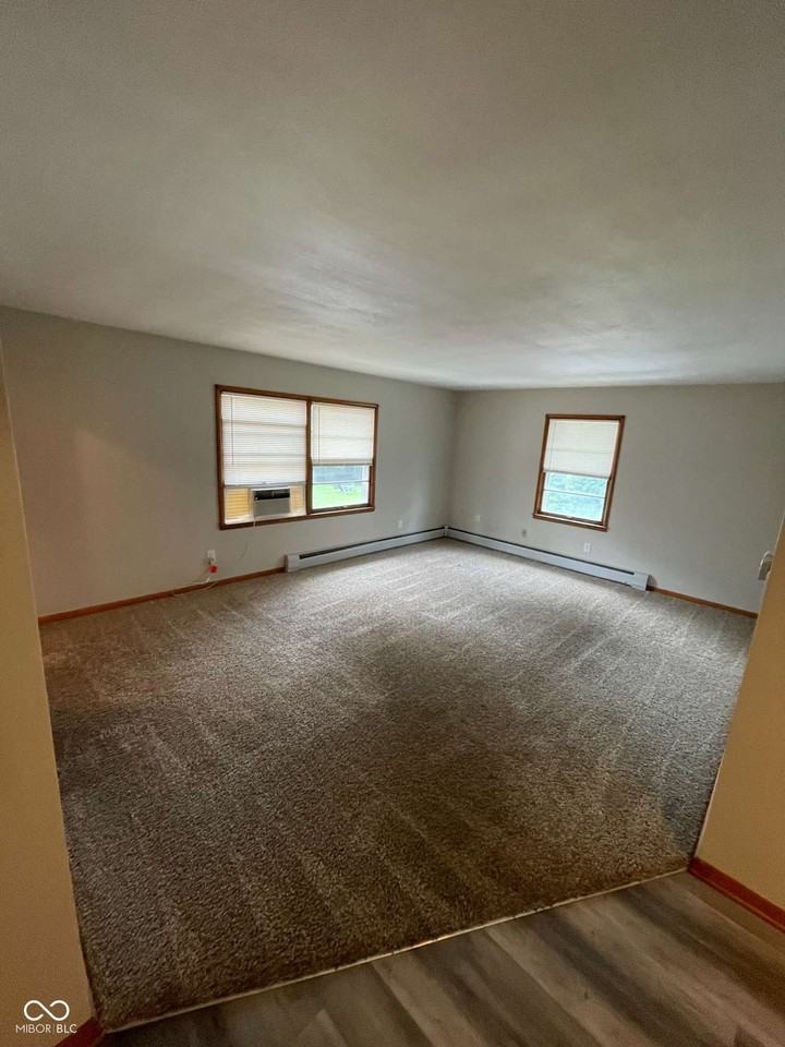 113 W Fifth St #H - Photo 4 of 11