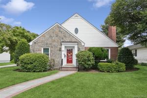 featured image of 101 Lefferts Rd