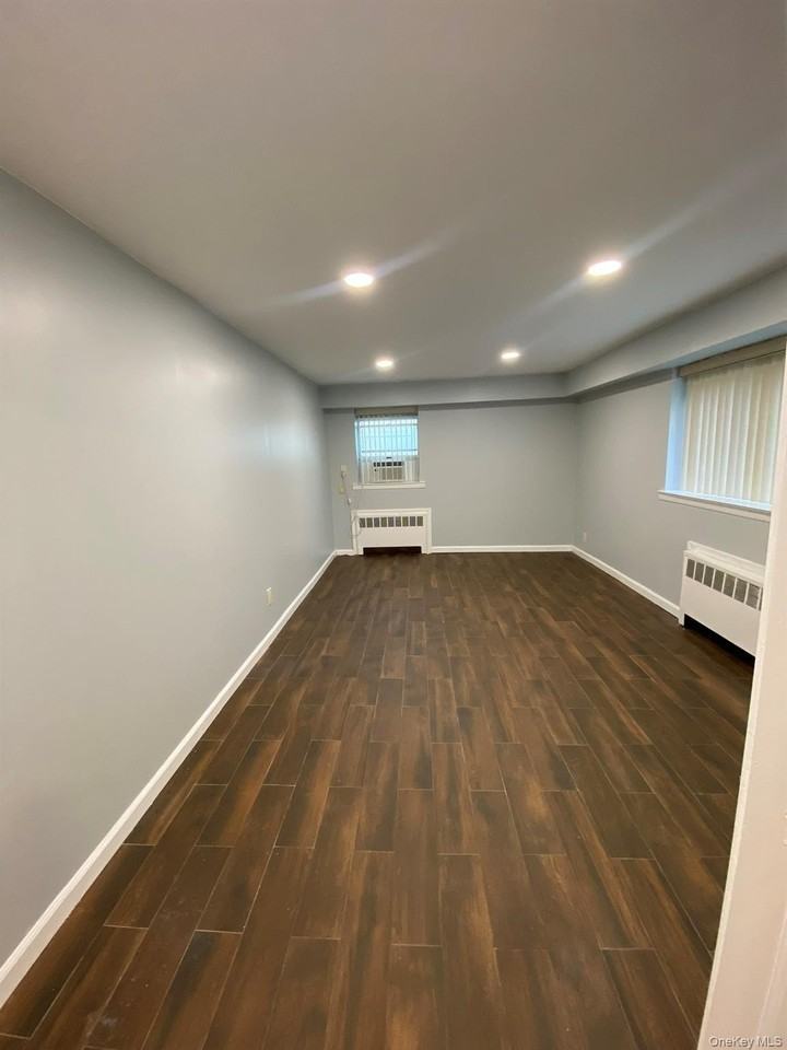 16 Frank Ave - Photo 4 of 13