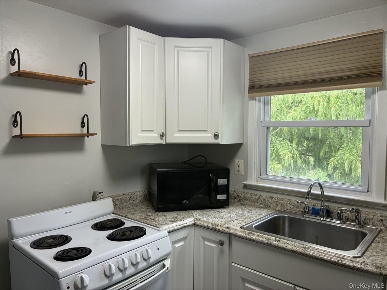 238 Laurel Rd - Photo 4 of 19