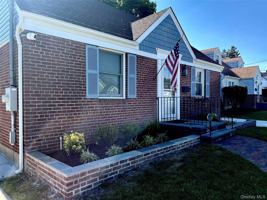 featured image of 16 Cedar Dr #1stFL